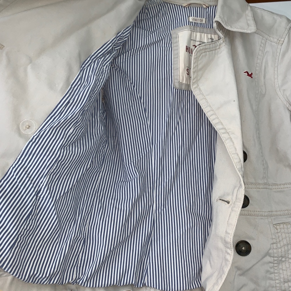 Buttoned Jacket - Picture 3 of 4